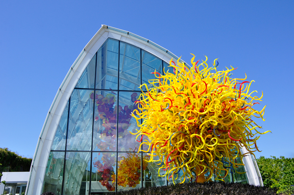 spaghetti  sculpture and the Glasshouse